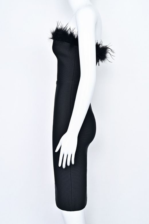 Woman wearing a figure flattering  Erin Bandage Dress - Classic Black BODYCON COLLECTION